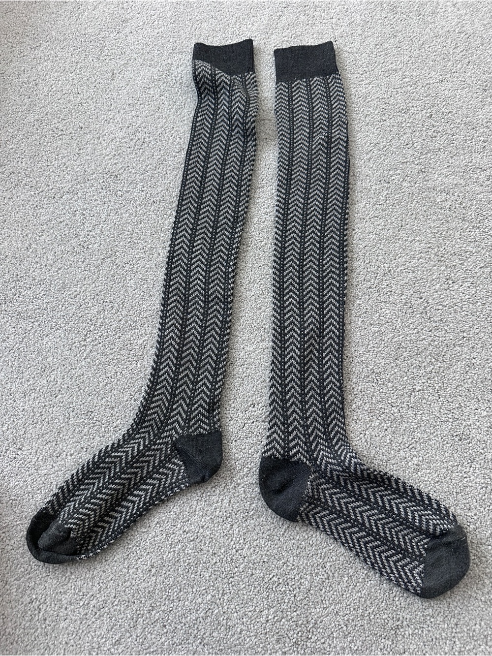 Long knee socks grey knit socks herringbone sz M/L